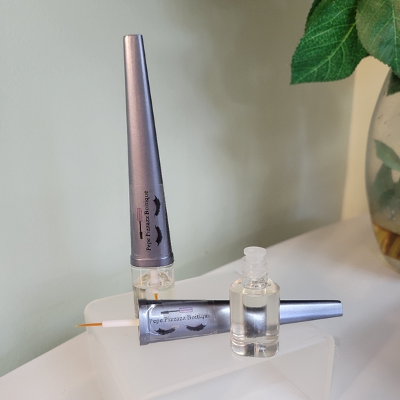 Amazing Proprietary Formula of PURE Castor oil & vit E. GROWS long lashes. - Picture 7 of 16